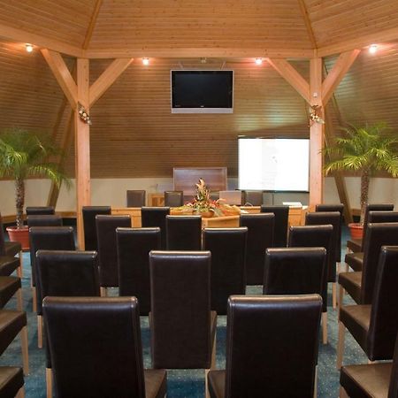 Hotel Fortuna Davod Bagian luar foto