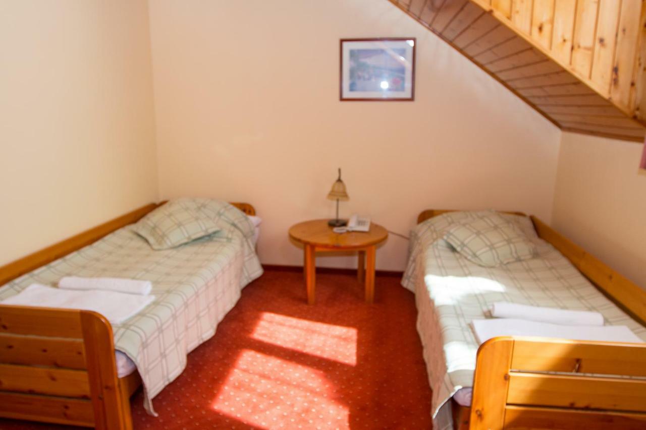 Hotel Fortuna Davod Bagian luar foto